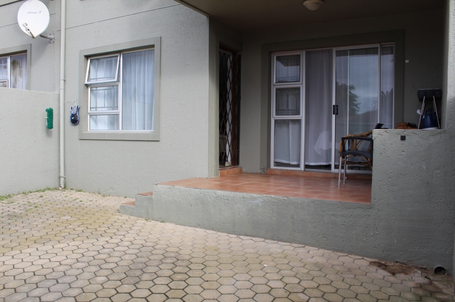 To Let 2 Bedroom Property for Rent in Heiderand Western Cape